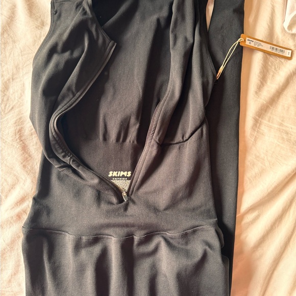 SKIMS NWT catsuit - Picture 4 of 4